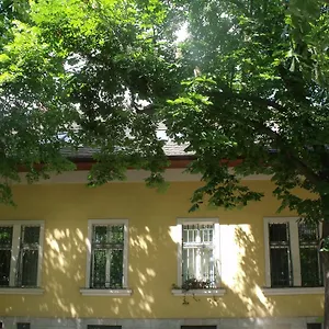 Adalbert Haz Гостевой дом
