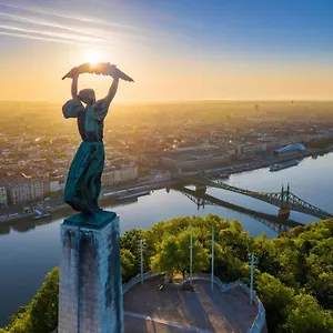 Kristal Gellert Hill Budapešť